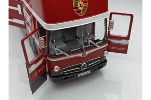 Mercedes O317 Porsche Transporter Rouge CMR 1:18 CMR149 Métal — image 6 sur 12
