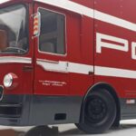 Mercedes O317 Porsche Transporter Rouge CMR 1:18 - image 7 of 12