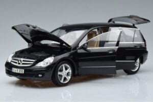 Mercedes R-Class W251 Obsidian Noir Minichamps 1:18 B66962325 Métal — image 2 sur 7