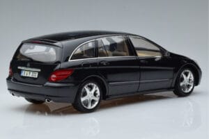 Mercedes R-Class W251 Obsidian Noir Minichamps 1:18 B66962325 Métal — image 3 sur 7