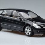 Mercedes R-Class W251 Obsidian Noir Minichamps 1:18 B66962325 Métal - image 5 of 7