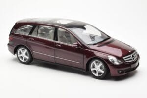 Mercedes R-Class W251 Rouge Métallique Minichamps 1:18 150034602 Métal — image 6 sur 8