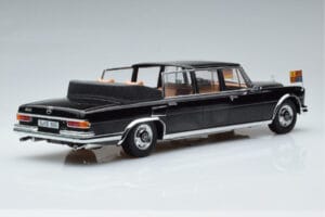 Mercedes 600 Pullman W100 Landaulet Queen Elizabeth II KK-Scale 1:18 KKDC181185 Métal — image 2 sur 6