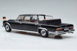 Mercedes 600 Pullman W100 Landaulet Queen Elizabeth II KK-Scale 1:18 KKDC181185 Métal — image 5 sur 6
