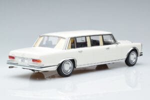Mercedes S-Class 600 W100 LWB Pullman Blanc MCG 1:18 MCG18188 Métal — image 2 sur 6