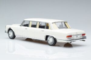 Mercedes S-Class 600 W100 LWB Pullman Blanc MCG 1:18 MCG18188 Métal — image 5 sur 6