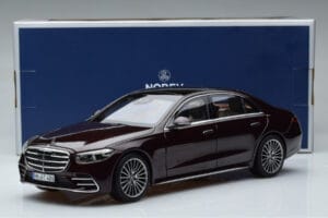 Mercedes S-Class W223 AMG Line Rouge Norev 1:18 183804 Métal — image 8 sur 8