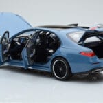 Mercedes S-Class W223 Vintage Bleu Norev 1:18 B66960828 - image 4 of 7