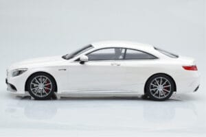 Mercedes AMG S63 C217 Coupe Blanc GT Spirit 1:18 B66960372 Résine — image 3 sur 6
