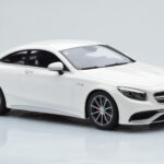 Mercedes AMG S63 C217 Coupe Blanc GT Spirit 1:18 - image 4 of 6