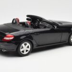 Mercedes SLK R171 Obsidian Noir Métallisé Minichamps 1:18 B66962319 - image 4 of 9