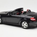 Mercedes SLK R171 Obsidian Noir Métallisé Minichamps 1:18 B66962319 - image 8 of 9