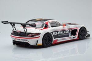 Mercedes SLS AMG GT3 Munnich Motorsport #38 M. Basseng / M. Winkelhock Champions FIA GT1 World Championship 2012 Minichamps 1 — image 2 sur 6
