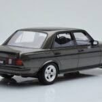 Mercedes W123 AMG 280 Gris Otto 1:18 - image 2 of 6