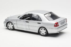 Mercedes C36 AMG W202 Argent UT Models 1:18 180035000 Métal — image 5 sur 6