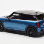 Mini Cooper S F56 Island Bleu Otto 1:18 - image 5 of 6