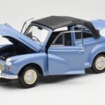 Morris Minor Cabriolet Bleu Minichamps 1:18 - image 2 of 8