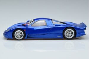 Nissan R390 GT1 Road Car GT Spirit 1:18 GT403 Résine — image 3 sur 6