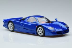 Nissan R390 GT1 Road Car GT Spirit 1:18 GT403 Résine — image 4 sur 6