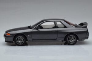 Nissan Skyline GT-R BNR32 Nismo Gris Otto 1:18 OT411 Résine — image 3 sur 6