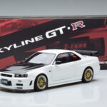 Nissan Skyline GT-R R34 Nismo Z-Tune Blanc MotorHelix 1:18 - image 11 of 11