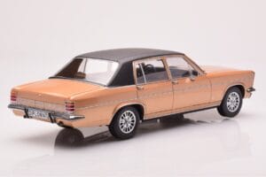 Opel Diplomat B Beige Métallisé MCG 1:18 MCG18335 Métal — image 2 sur 6
