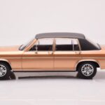 Opel Diplomat B Beige Métallisé MCG 1:18 - image 3 of 6