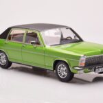 Opel Diplomat B Vert Métallisé MCG 1:18 - image 4 of 6
