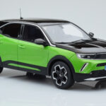 Opel Mokka-e GS Line Matcha Vert Otto 1:18 - image 3 of 5