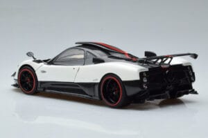Pagani Zonda Cinque Blanc Benny Almost Real 1:18 850601001 Métal — image 7 sur 12