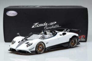Pagani Zonda HP Barchetta Carbon Fiber Blanc LCD 1:18 LCD18009-WH Métal — image 9 sur 9