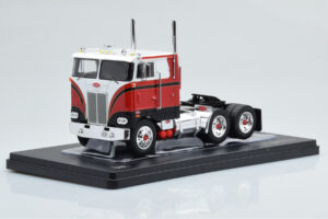 Peterbilt 352 Pacemaker Rouge Blanc IXO 1:43