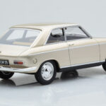 Peugeot 204 Coupé Beige Otto 1:18 - image 2 of 6