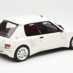 Peugeot 205 Dimma Blanc Otto 1:18 - image 2 of 6