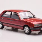 Peugeot 305 GTX Rouge Plaisir Otto 1:18 - image 4 of 6