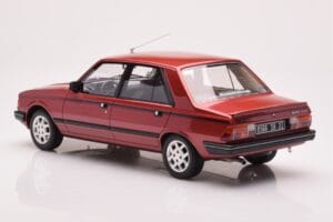 Peugeot 305 GTX Rouge Plaisir Otto 1:18 OT1032 Résine — image 5 sur 6