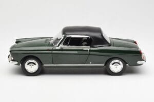 Peugeot 404 Cabriolet Antique Green Édition Limitée Norev 1:18 184829 Métal — image 4 sur 8