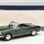 Peugeot 404 Cabriolet Antique Green Édition Limitée Norev 1:18 184829 - image 8 of 8