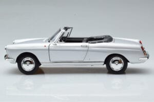 Peugeot 404 Cabriolet Argent Norev 1:18 184835 Métal — image 5 sur 8