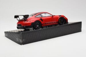 Porsche 911 GT2 RS 991 MR Manthey Racing Nordschleife Record Minichamps 1:18 MR-911-GT2RS-1803 Métal — image 3 sur 6