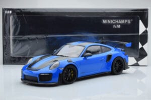 Porsche 911 GT2 RS 991.2 Weissach Package Bleu Jantes Magnésium Noires Minichamps 1:18 153068316 Métal — image 6 sur 6