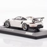 Porsche 911 991.2 GT2 RS Blanc Minichamps 1:43 - image 3 of 4
