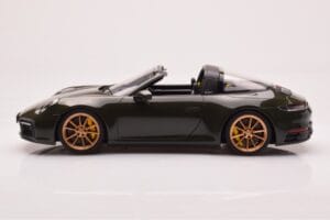 Porsche 911 992 Targa 4S Vert Olive GT Spirit 1:18 GT438 Résine — image 3 sur 6
