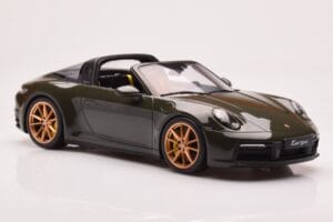 Porsche 911 992 Targa 4S Vert Olive GT Spirit 1:18 GT438 Résine — image 4 sur 6