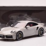 Porsche 911 992 Turbo S Crayon Gris GT Spirit 1:18 - image 6 of 6