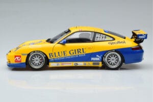 Porsche 911 996 GT3 Cup #88 Macau Winner 2005 AUTOart 1:18 80574 Métal — image 4 sur 7