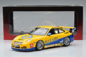 Porsche 911 996 GT3 Cup #88 Macau Winner 2005 AUTOart 1:18 80574 Métal — image 7 sur 7