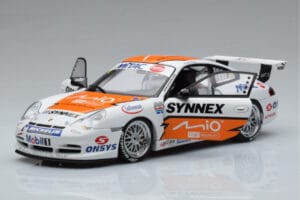 Porsche 911 996 GT3 R #1 C. Kwan Carrera Cup Asia 2004 AUTOart 1:18 80487 Métal — image 2 sur 7