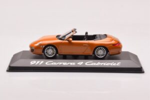 Porsche 911 997 Carrera 4 Cabriolet Orange Métallique Minichamps 1:43 WAP02001618