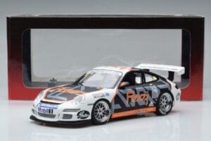 Porsche 911 997 GT3 Cup #33 M. Marsh Carrera Cup Asia 2006 AUTOart 1:18 80782 Métal — image 7 sur 7